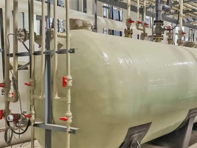 Transmetteur de niveau pour mesurer l'électrolyte
